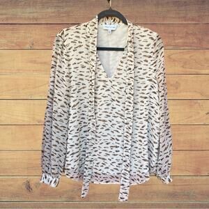 Gibson + Latimer long sleeve blouse with gold metallic accent